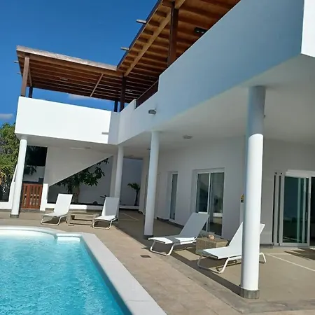 Villa Lanzarote Puerto Calero Exterior photo