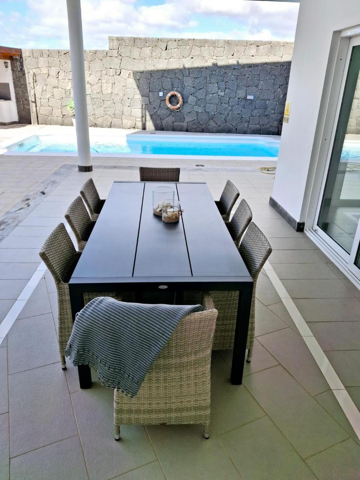 Lanzarote Villa *